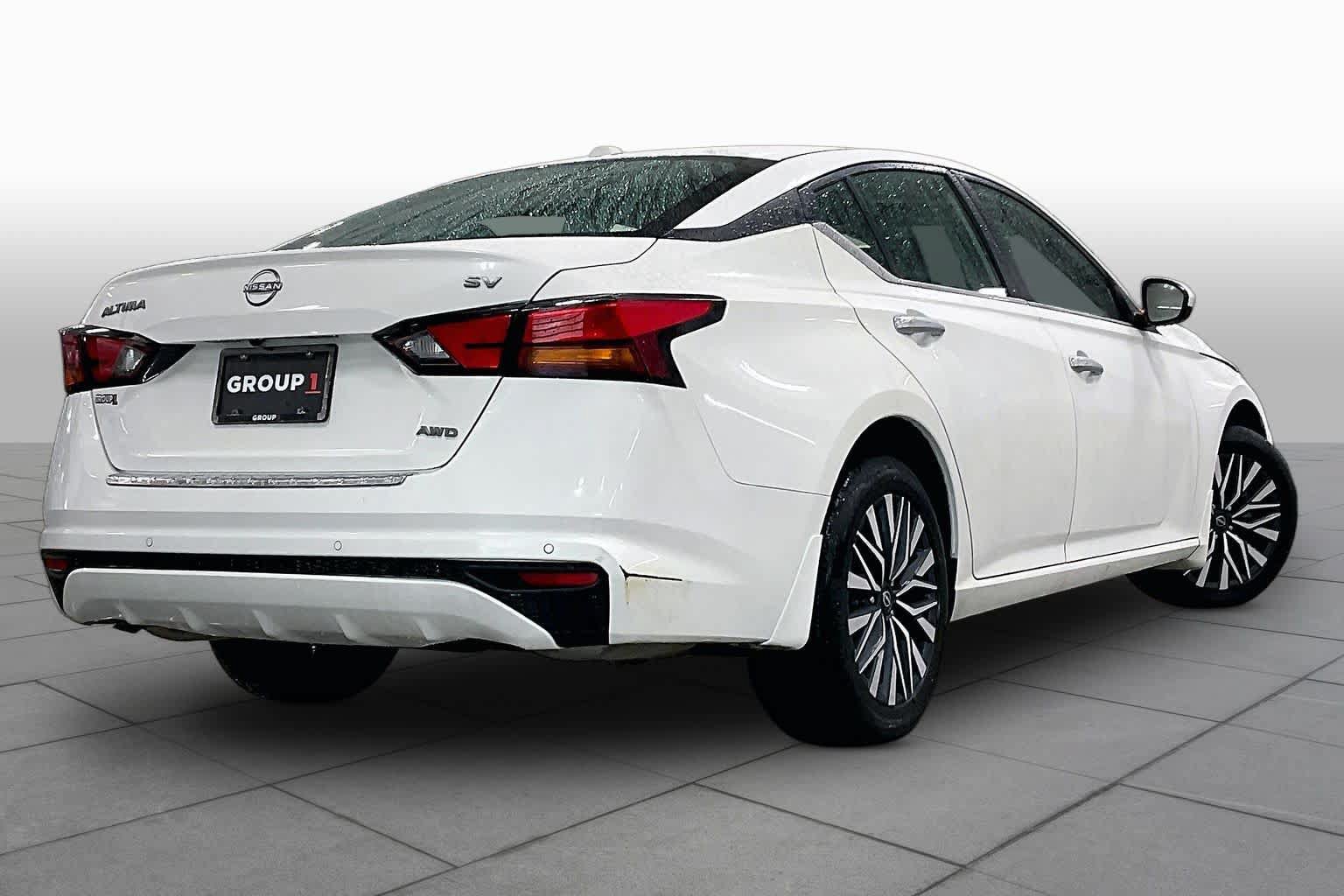 Used 2023 Nissan Altima 2.5 SV AWD/4WD image 13