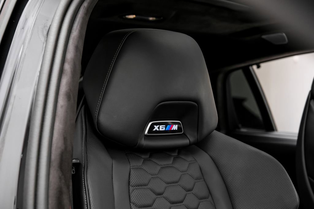 Used 2025 BMW X6 M Competition w/ Executive Package image 31