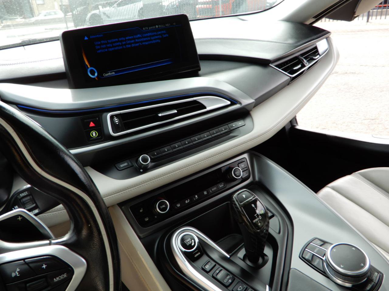 Used 2017 BMW i8 Coupe image 11