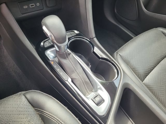 Used 2022 Buick Encore GX Essence w/ Experience Buick Package FWD image 31