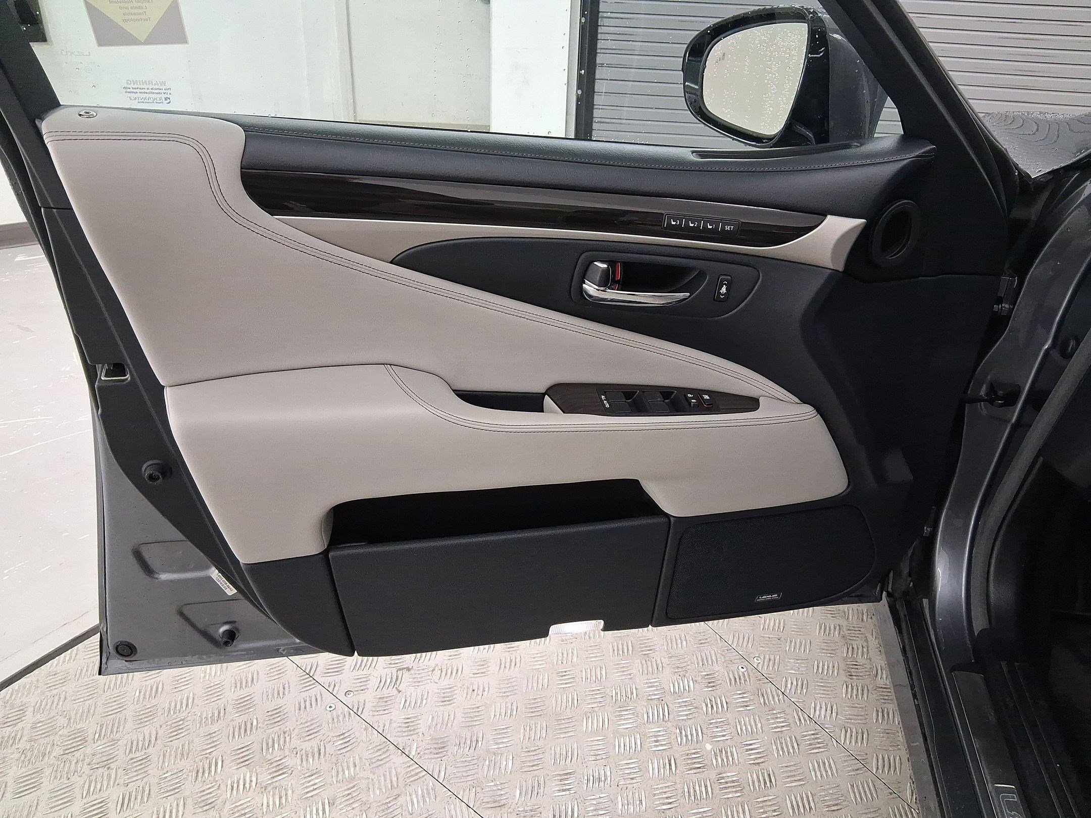 Used 2014 Lexus LS 460 image 20