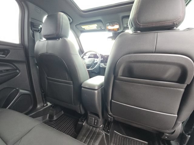 Used 2025 Chevrolet TrailBlazer RS w/ Convenience Package AWD/4WD image 17