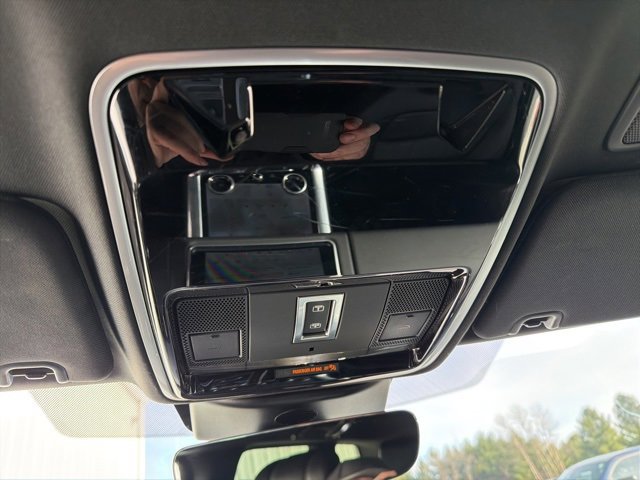 Used 2020 Land Rover Range Rover Sport SE image 17