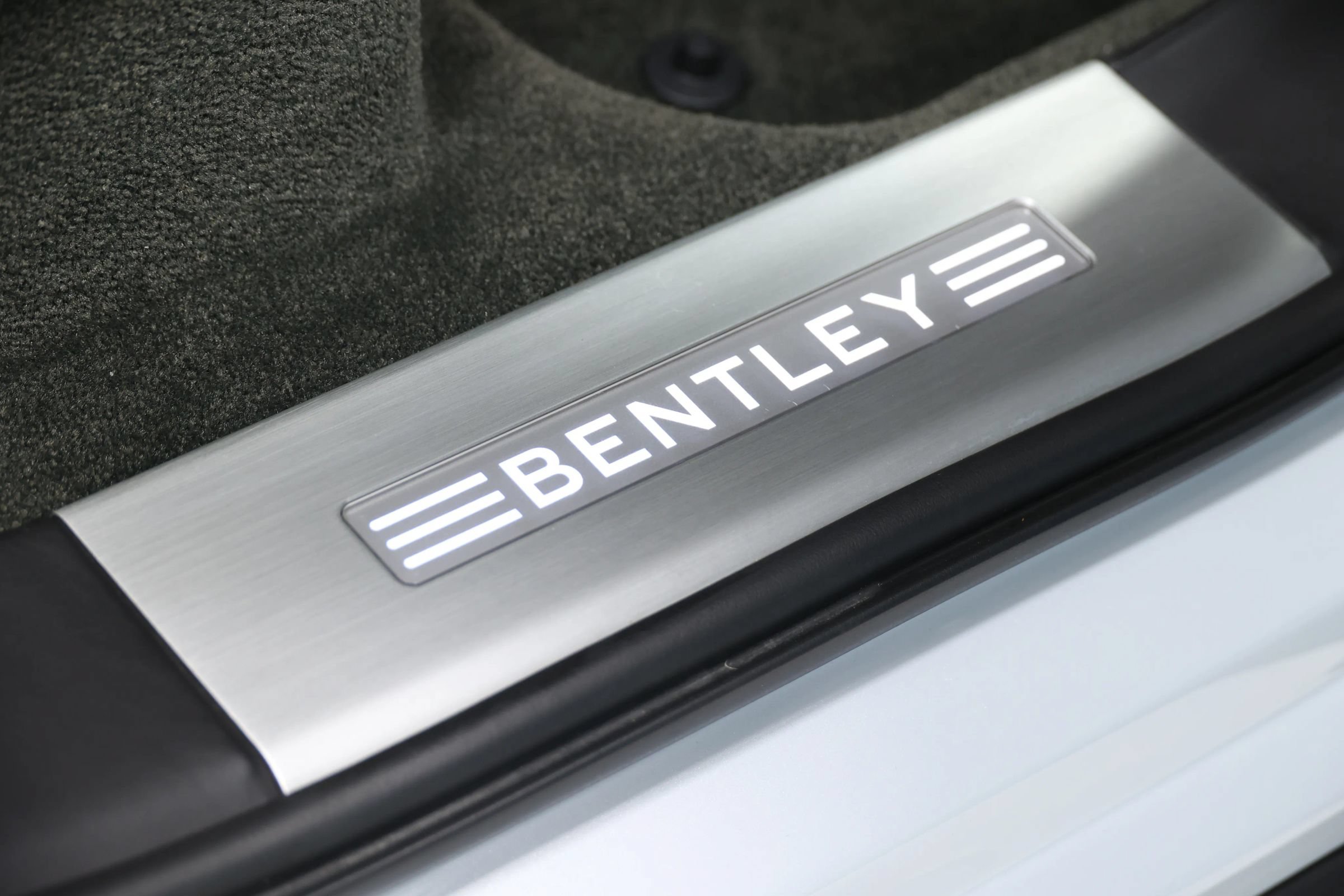 Used 2021 Bentley Bentayga w/ First Edition Specification AWD/4WD image 87
