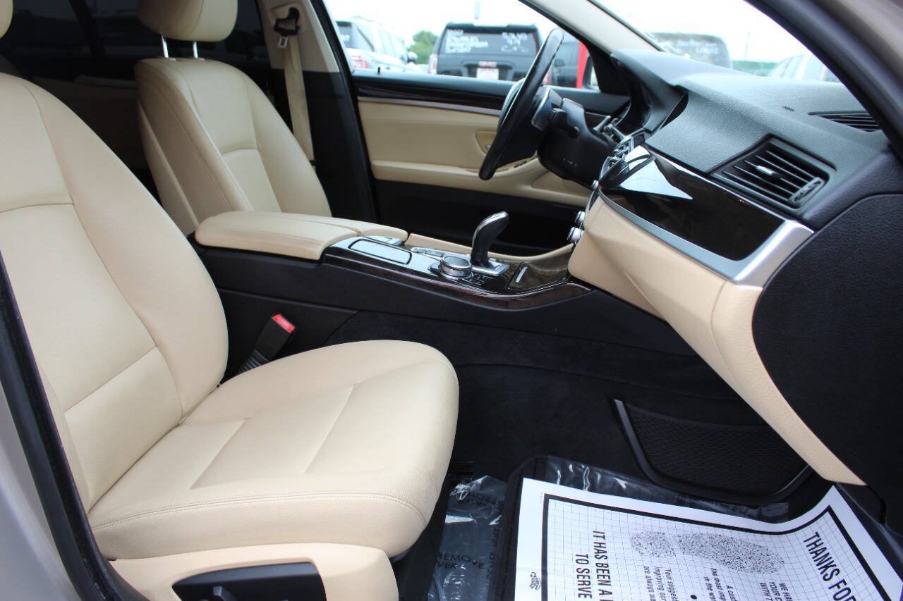 Used 2016 BMW 528i Sedan RWD image 9