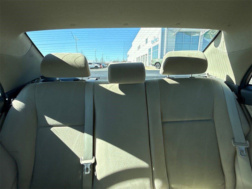 Used 2012 Toyota Corolla LE image 18