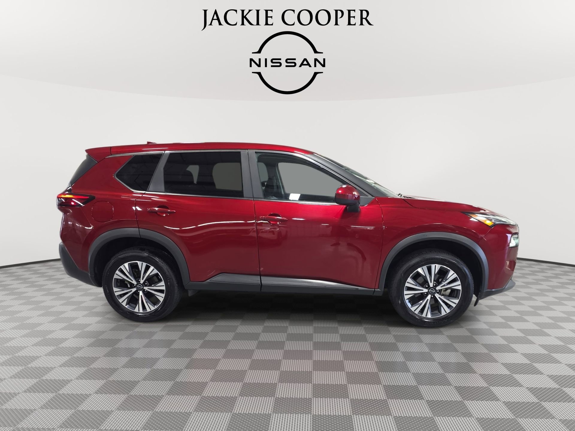Used 2023 Nissan Rogue SV FWD image 4