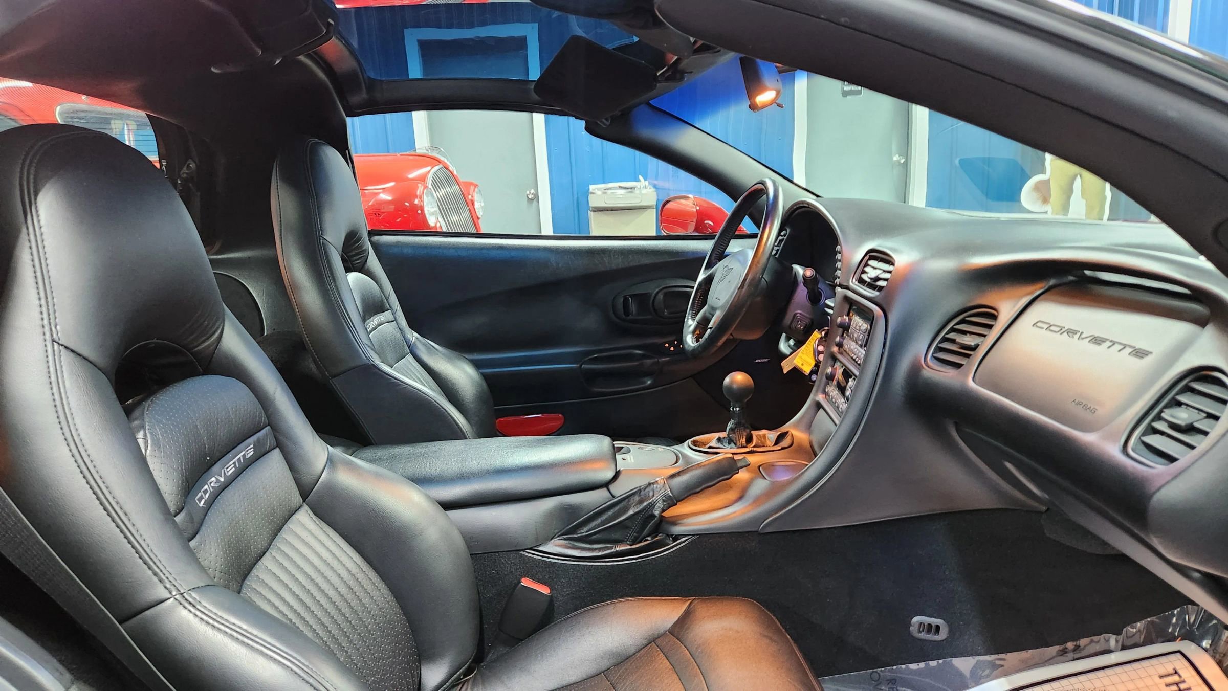 Used 2000 Chevrolet Corvette Coupe w/ Performance Handling Pkg image 15