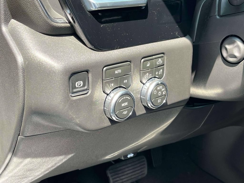 New 2026 GMC Sierra 1500 SLT w/ SLT Premium Package AWD/4WD image 24