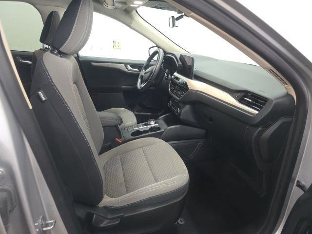 Used 2020 Ford Escape SE FWD image 3