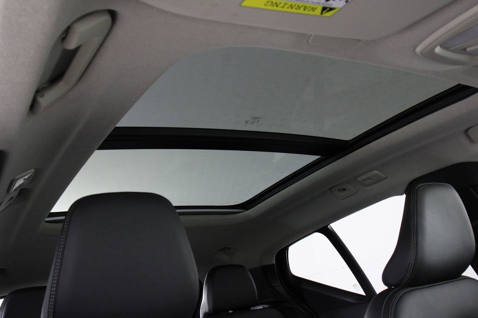 Certified 2025 Volvo XC40 B5 Plus image 23