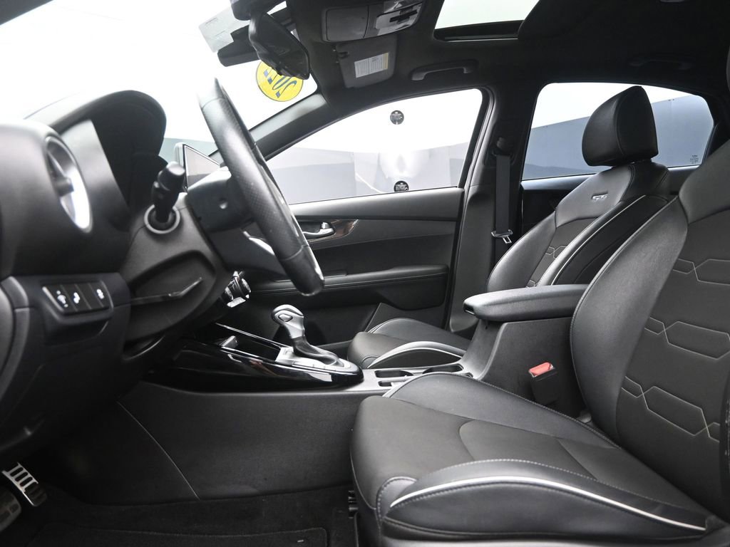 Used 2022 Kia Forte GT-Line w/ GT-Line Premium Package image 13