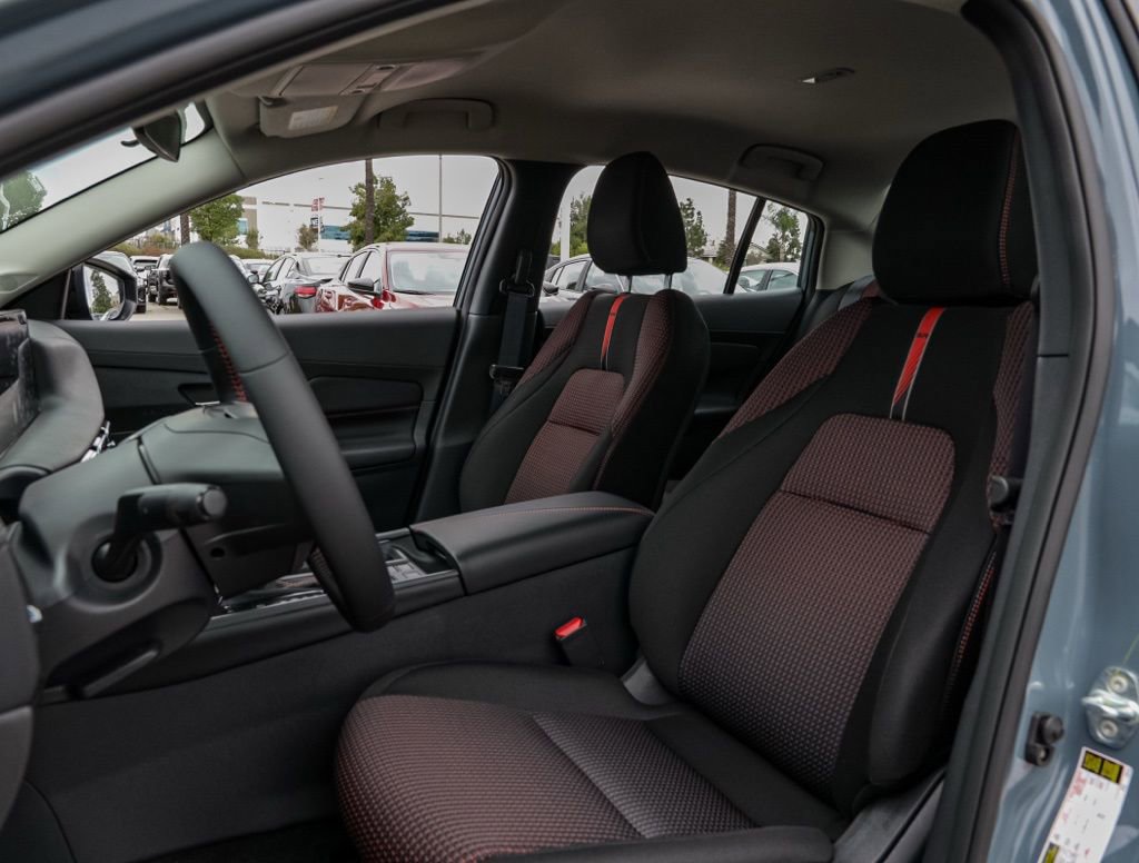 New 2026 Nissan Sentra SR w/ Floor Mat Package image 17