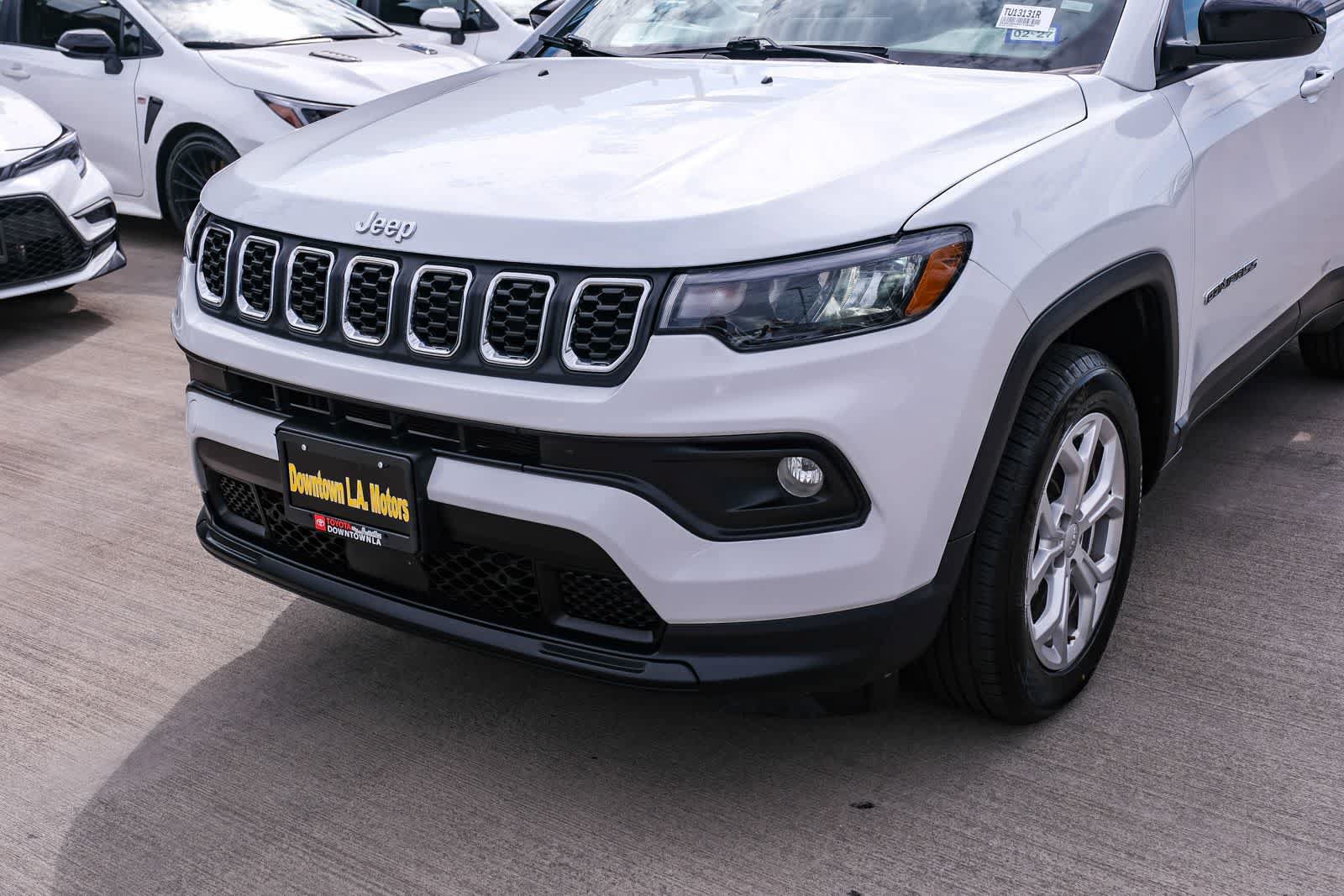 Used 2024 Jeep Compass Latitude AWD/4WD image 11