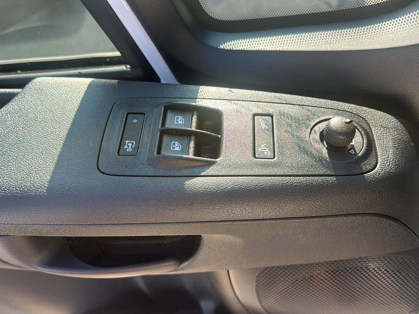 New 2025 RAM ProMaster 2500 w/ Convenience Group FWD image 8