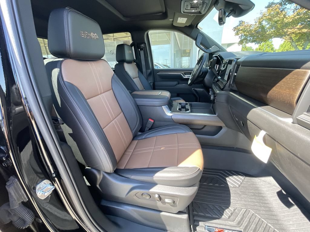 Certified 2025 Chevrolet Silverado 2500 High Country w/ High Country Premium Package AWD/4WD image 29
