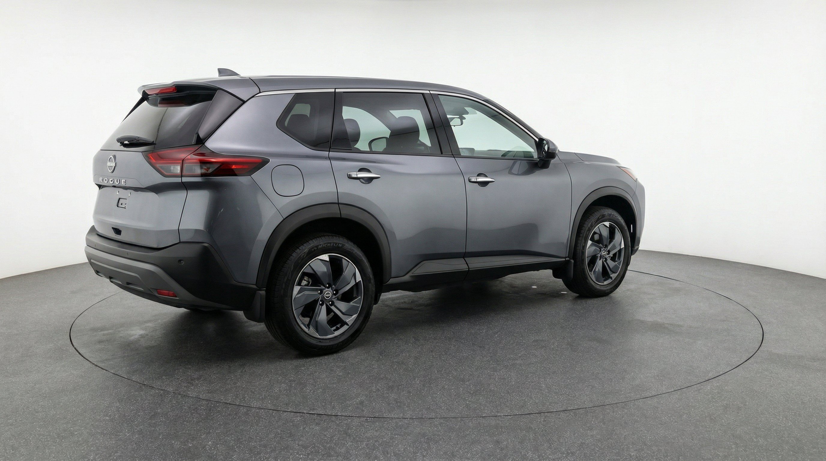 Used 2025 Nissan Rogue SV FWD image 9