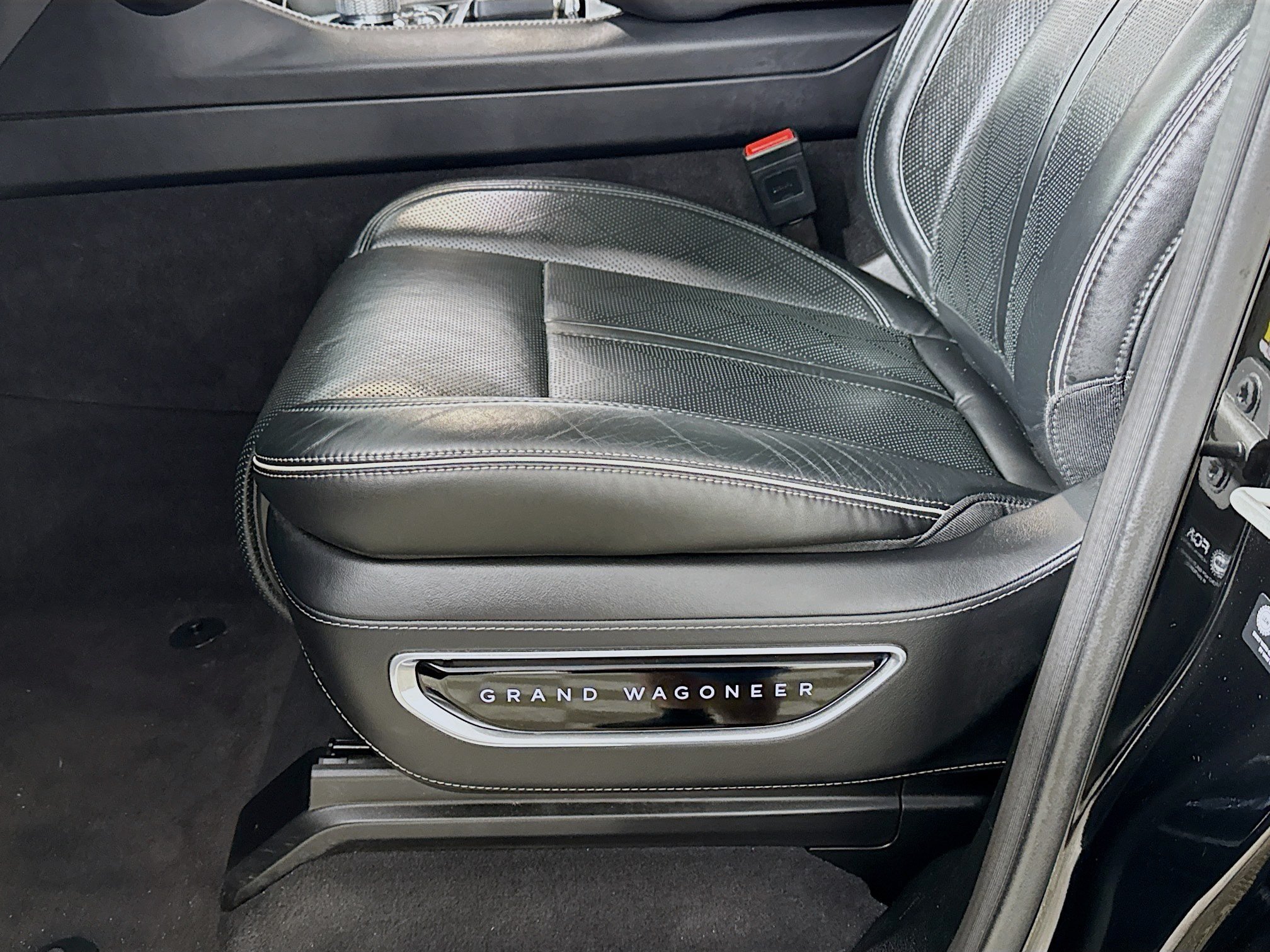 Used 2024 Jeep Grand Wagoneer Series II Obsidian w/ Quick Order Packagew 28T AWD/4WD image 24