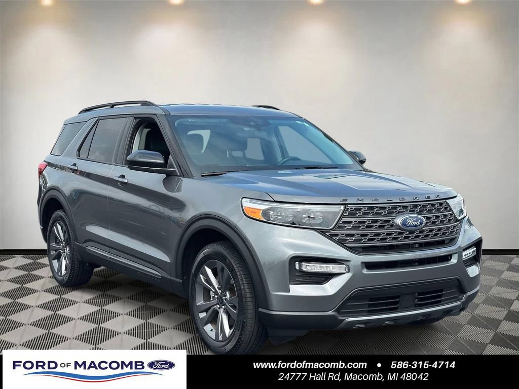 Used 2024 Ford Explorer XLT w/ Equipment Group 202A AWD/4WD image 1