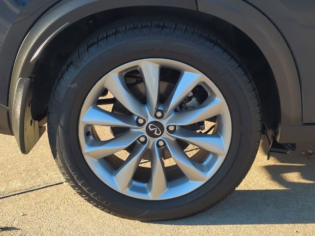 Used 2021 INFINITI QX50 Luxe image 3