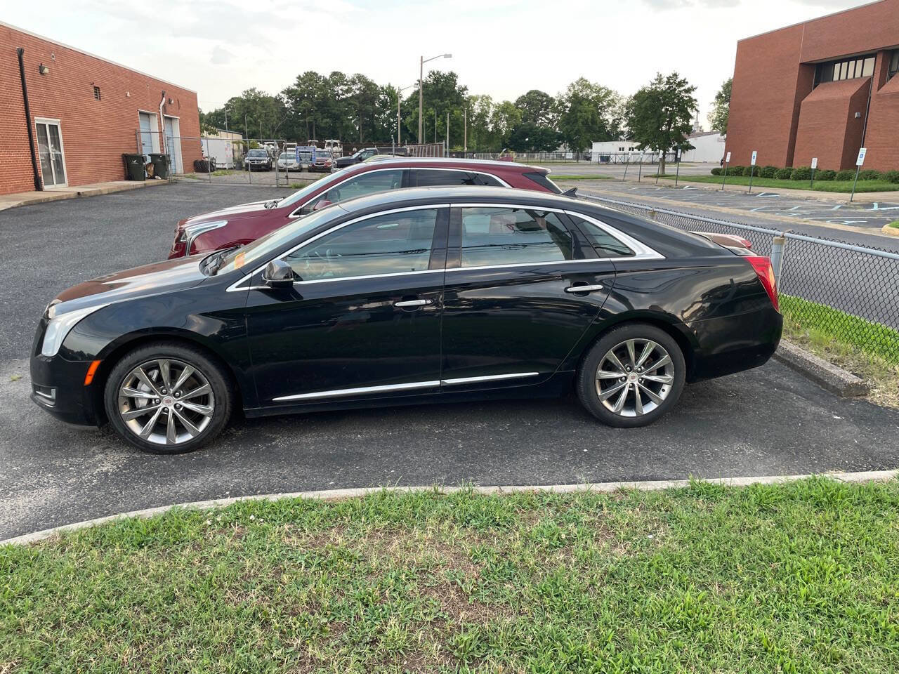 Used 2014 Cadillac XTS w/ Rear Seat Comfort Package image 5