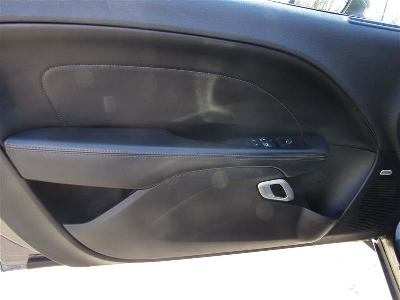 Used 2015 Dodge Challenger SXT Plus w/ Driver Convenience Group image 9