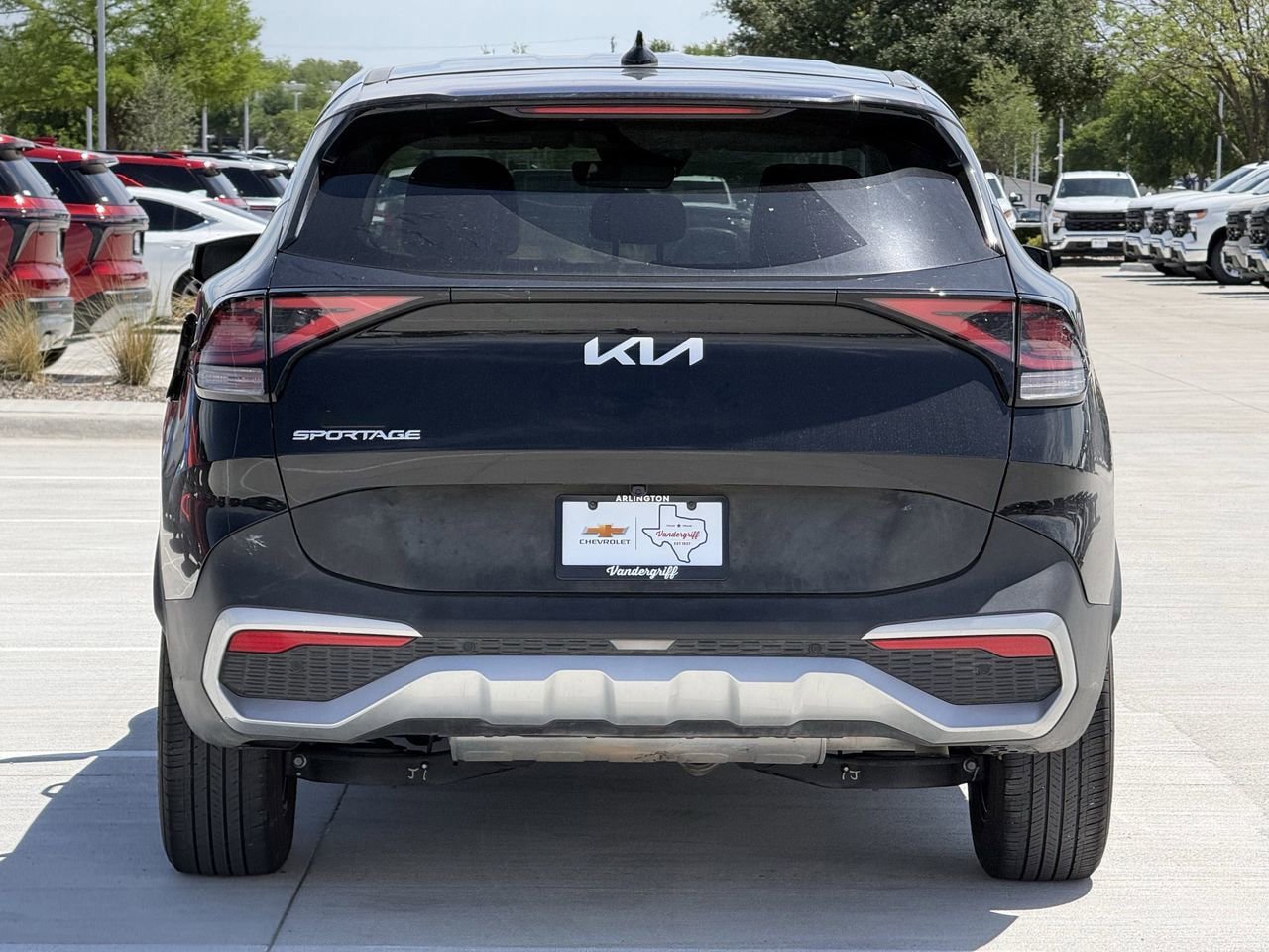 Used 2024 Kia Sportage EX FWD image 4
