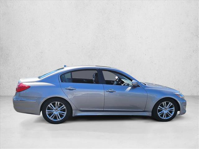 Used 2013 Hyundai Genesis 3.8 w/ Premium Pkg RWD image 4