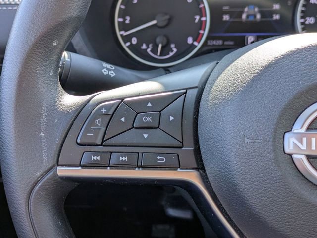 Used 2025 Nissan Sentra SV FWD image 17