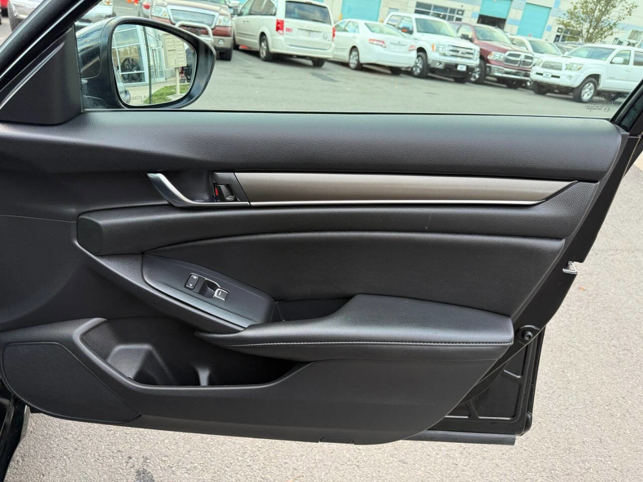 Used 2020 Honda Accord LX image 32