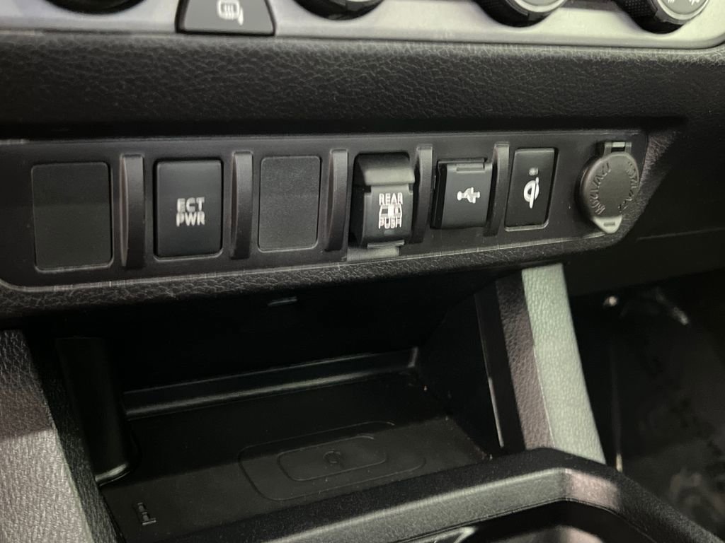 Used 2020 Toyota Tacoma TRD Off-Road AWD/4WD image 57