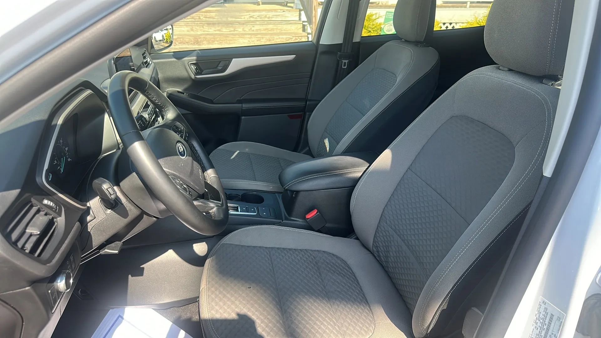 Used 2022 Ford Escape SE w/ SE Sport Appearance Package FWD image 11