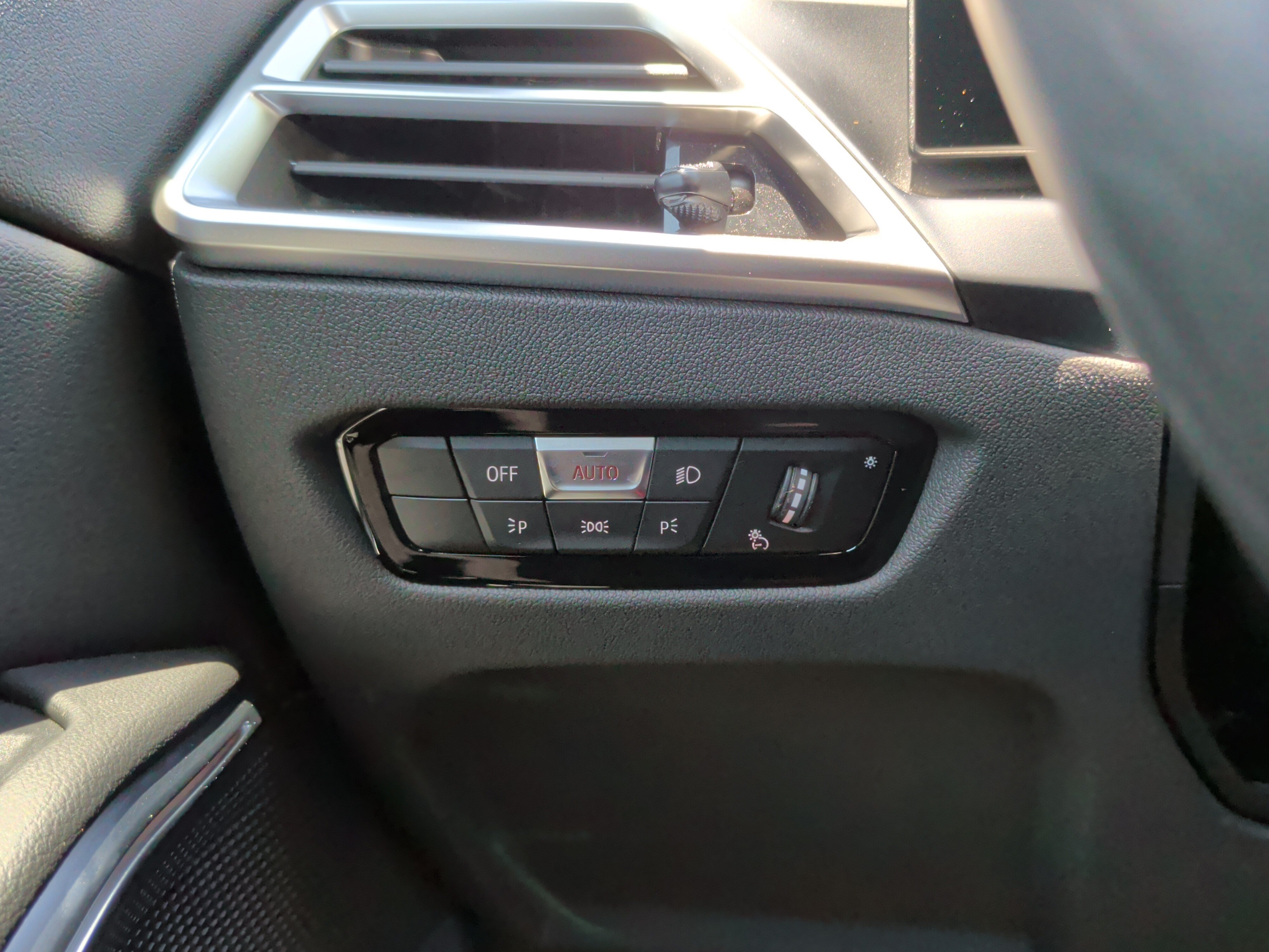 Used 2025 BMW 330i Sedan RWD image 24