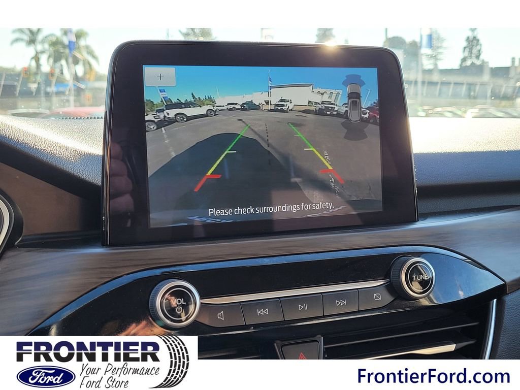 Used 2020 Ford Escape Titanium image 23