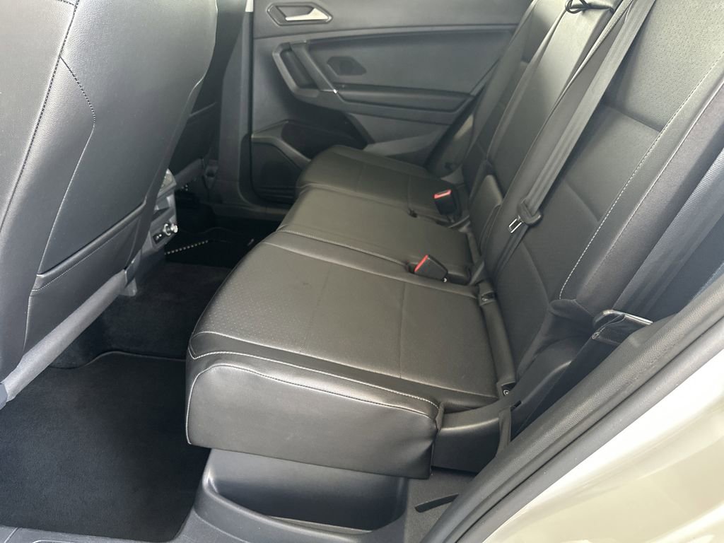 Used 2018 Volkswagen Tiguan SE image 29