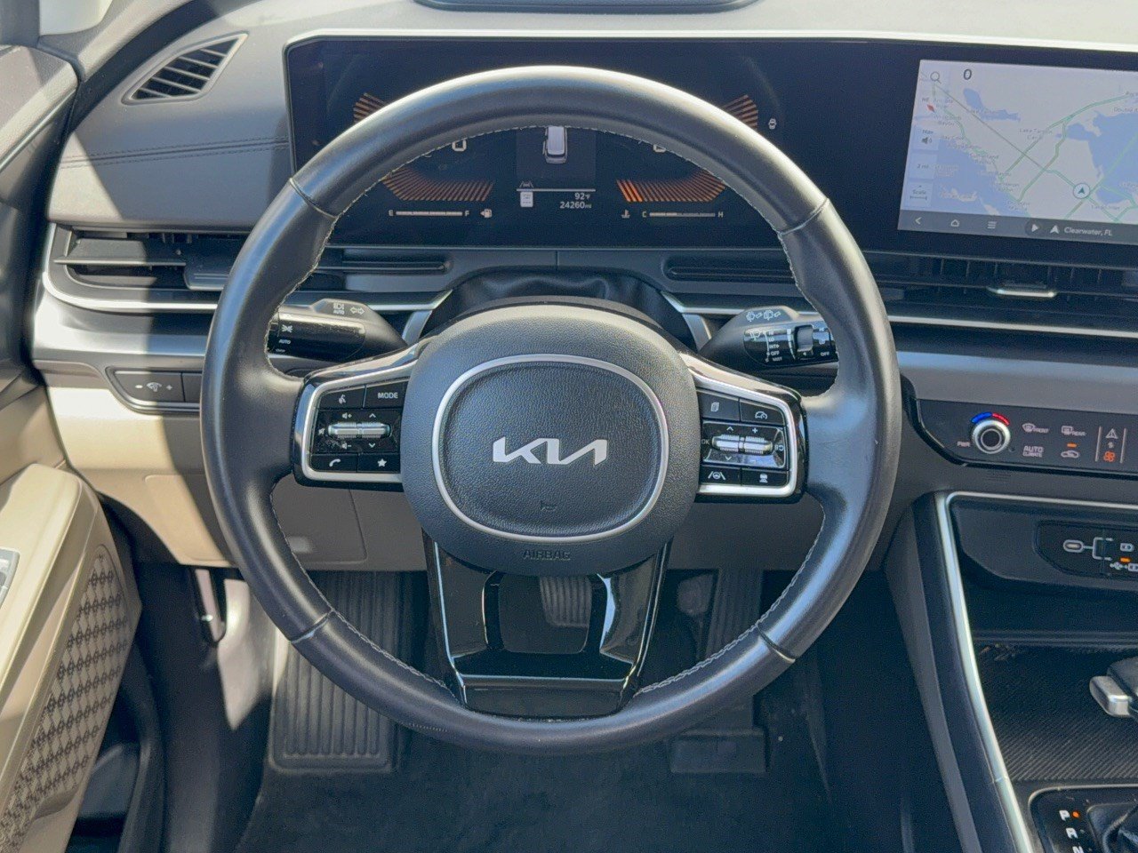 Used 2026 Kia Carnival FWD image 10