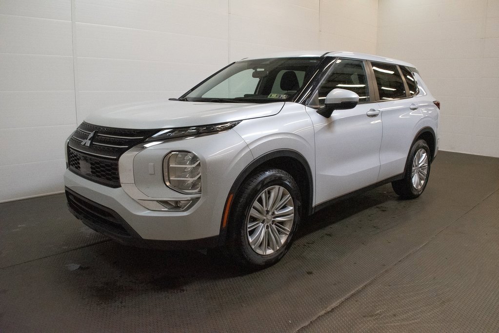 Used 2024 Mitsubishi Outlander ES image 8