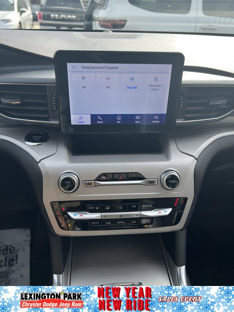 Used 2024 Ford Explorer XLT w/ Equipment Group 202A image 25