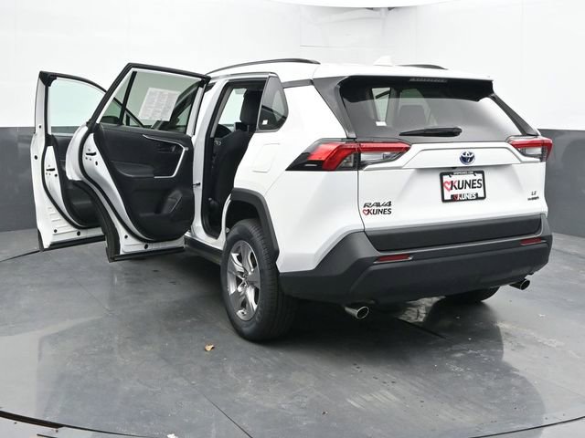 Used 2024 Toyota RAV4 LE AWD/4WD image 52