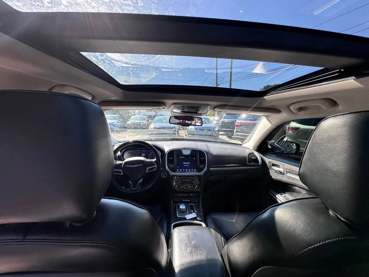 Used 2019 Chrysler 300 Limited image 16