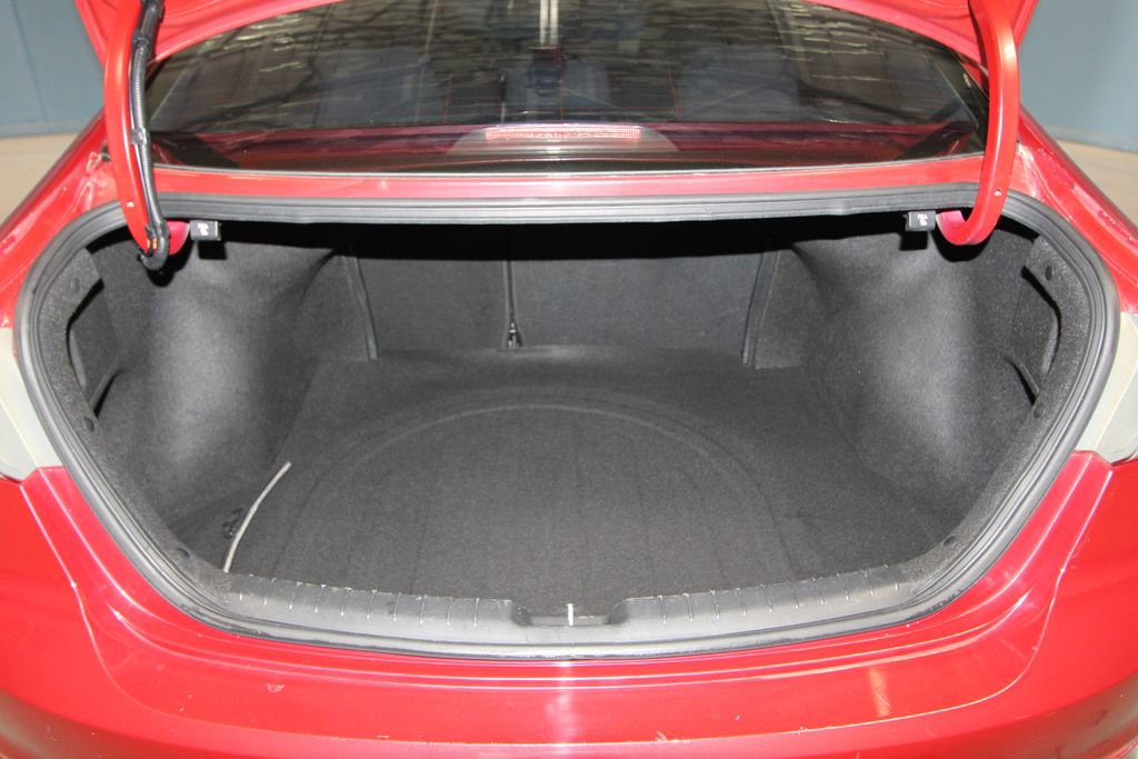 Used 2017 Hyundai Elantra SE image 32