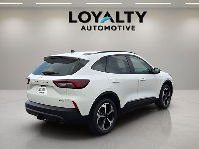 Used 2025 Ford Escape ST-Line Elite w/ Class II Trailer Tow Package image 5