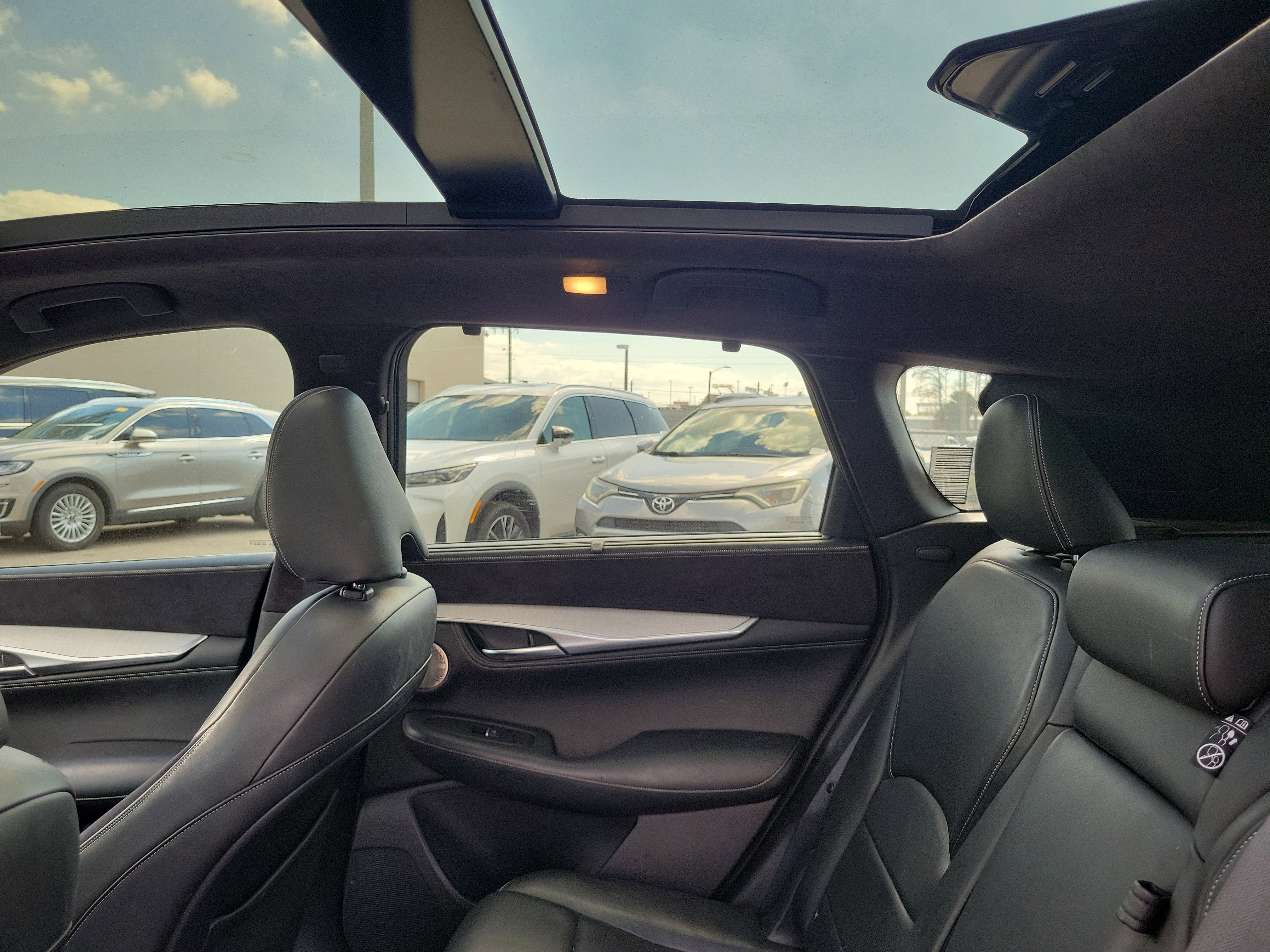 Used 2019 INFINITI QX50 Essential w/ Sensory Package image 9