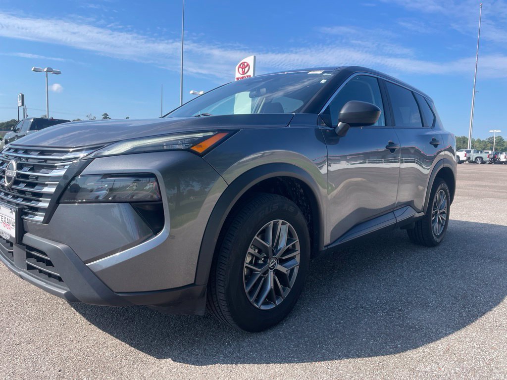 Used 2024 Nissan Rogue S FWD image 10