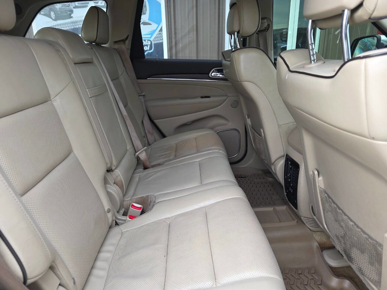 Used 2017 Jeep Grand Cherokee Overland w/ Jeep Active Safety Group image 9