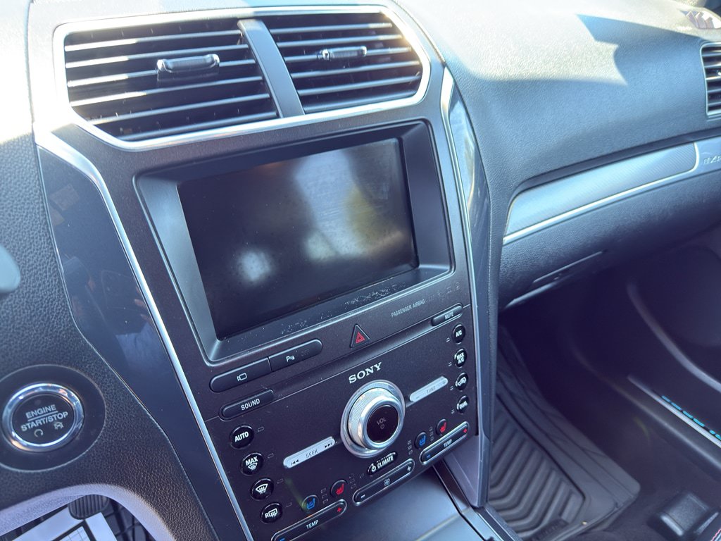 Used 2019 Ford Explorer Sport w/ Equipment Group 401A AWD/4WD image 13