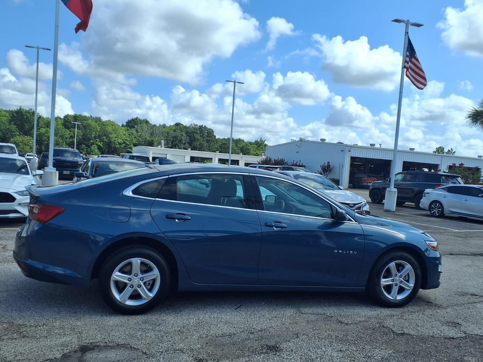 Used 2024 Chevrolet Malibu LT FWD image 21