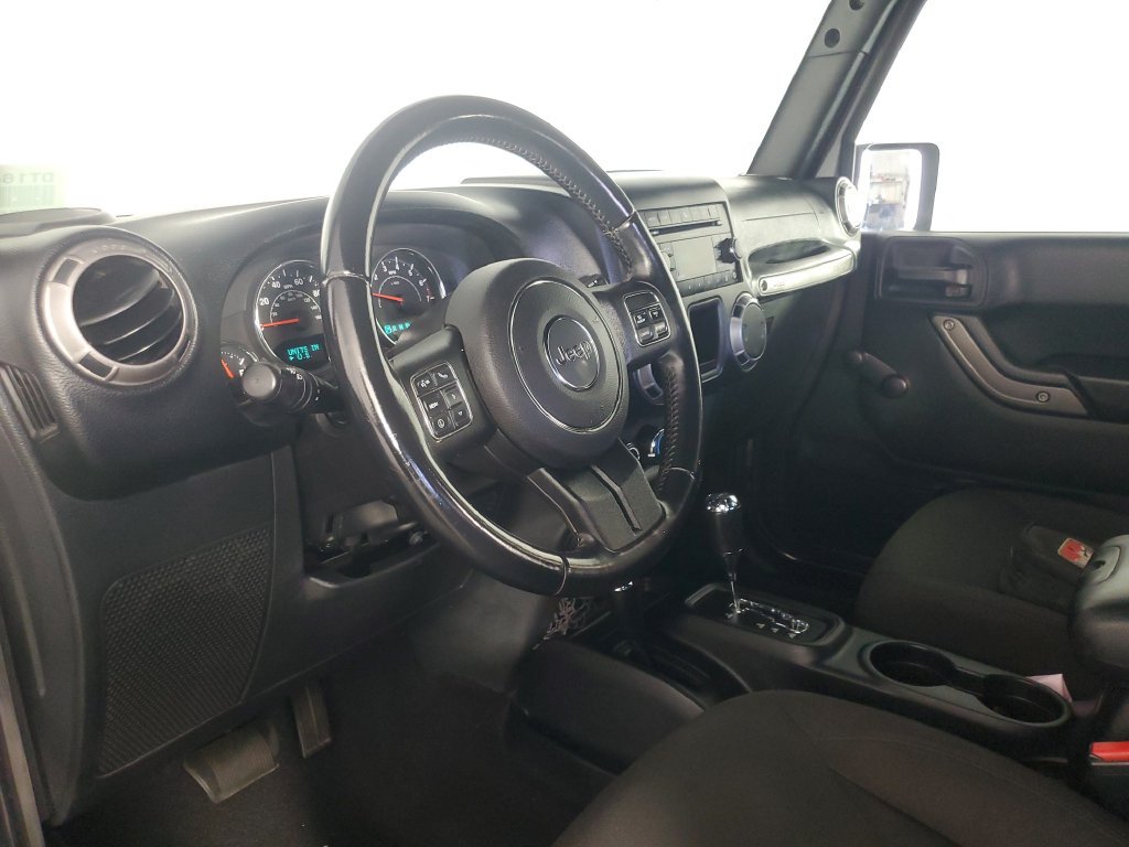 Used 2018 Jeep Wrangler Unlimited Sport w/ Connectivity Group AWD/4WD image 11