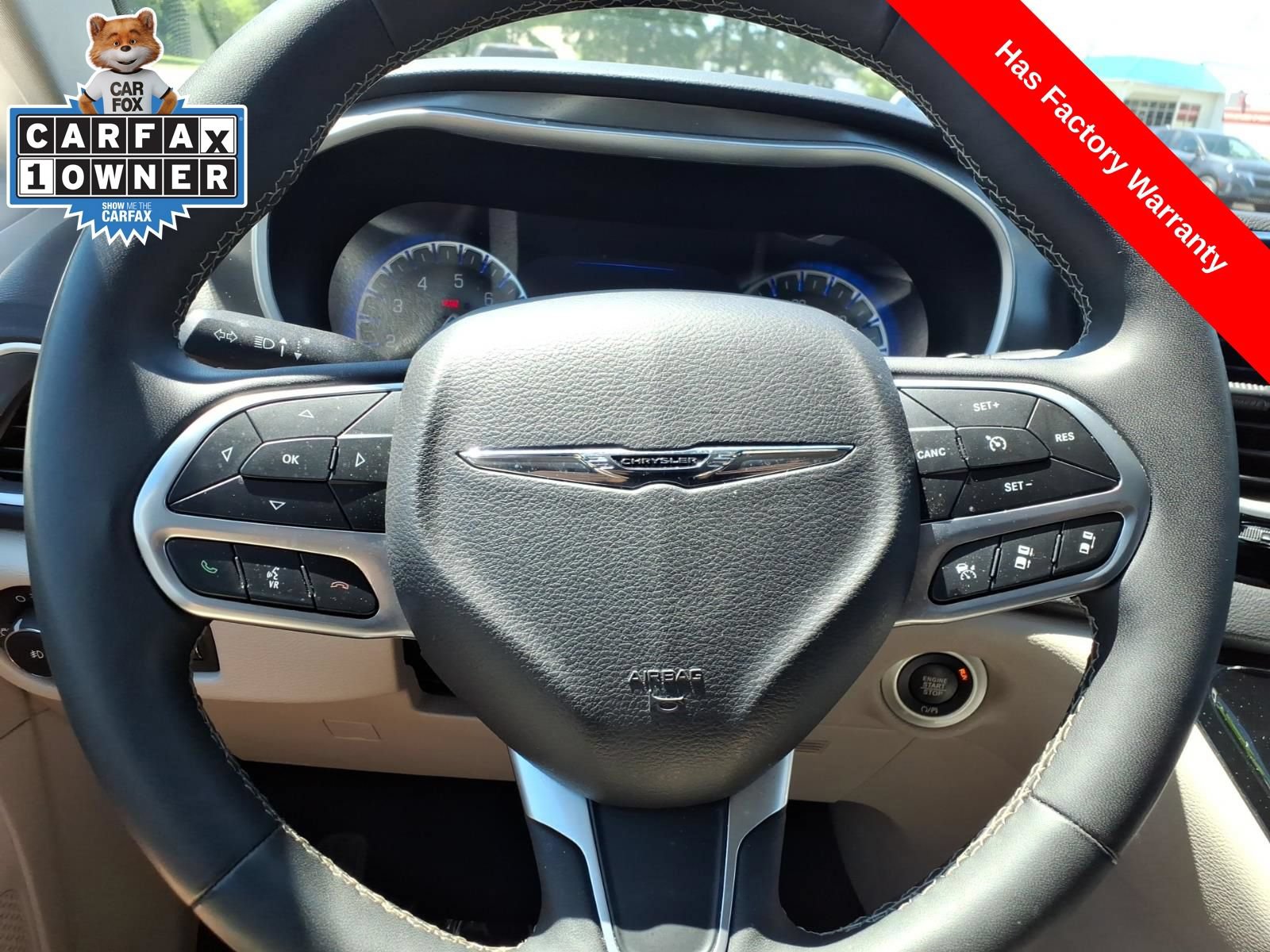 Used 2024 Chrysler Pacifica Touring-L FWD image 25