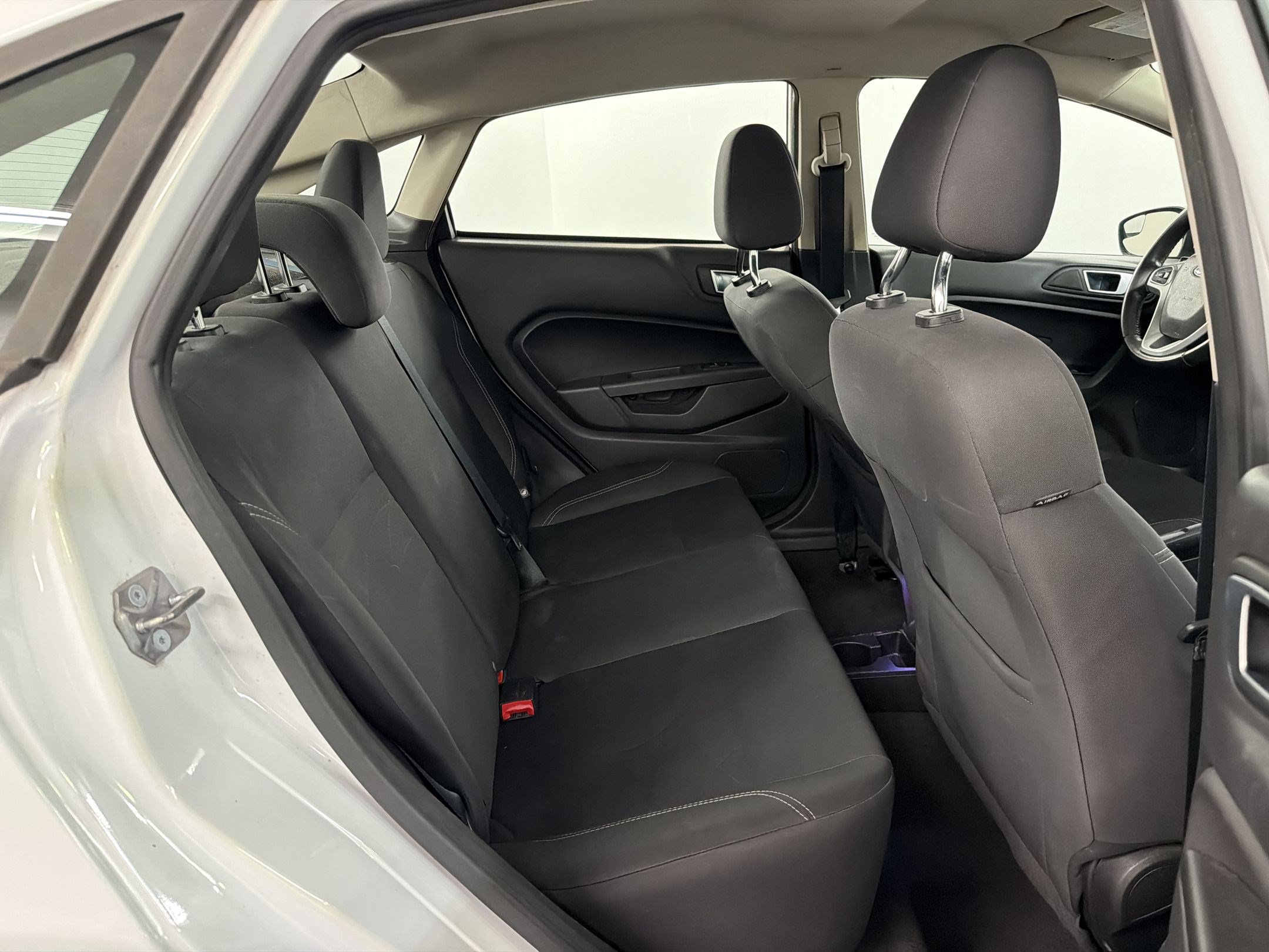 Used 2016 Ford Fiesta SE FWD image 26